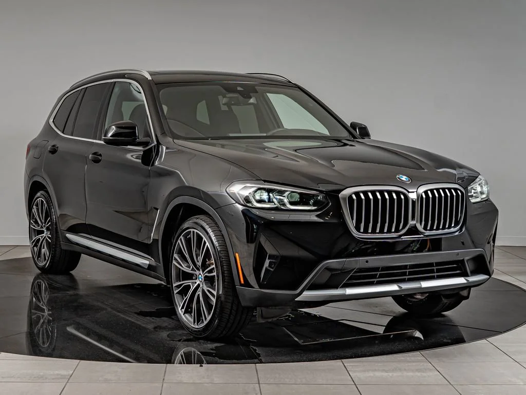 Used 2024 Jet Black BMW xDrive30i image 3