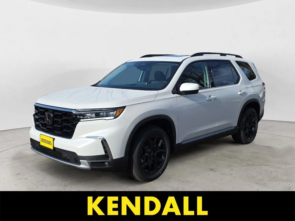 2025 Honda Pilot Touring AWD's photo