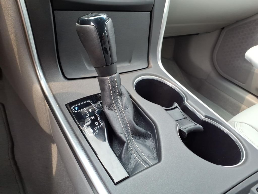 Used 2015 Blizzard Pearl Toyota XLE image 19