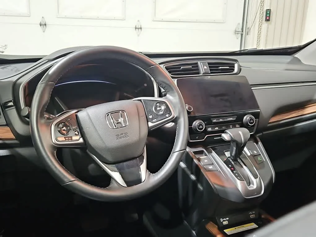 Used 2022 Lunar Silver Metallic Honda Touring image 13