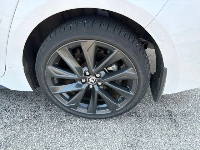 Used 2024 Ice Toyota SE image 9