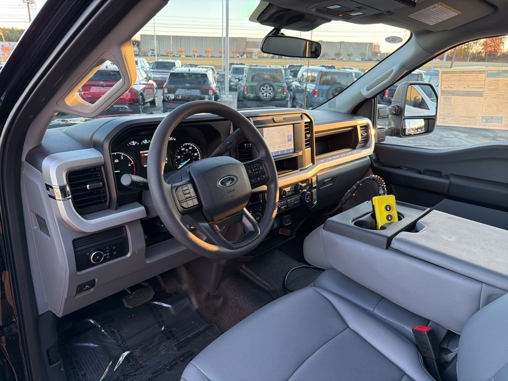 2026 Ford F-350 Super Duty Chassis Cab XL - Photo 11
