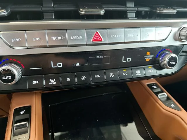 Used 2023 White Kia EX X-Line image 19