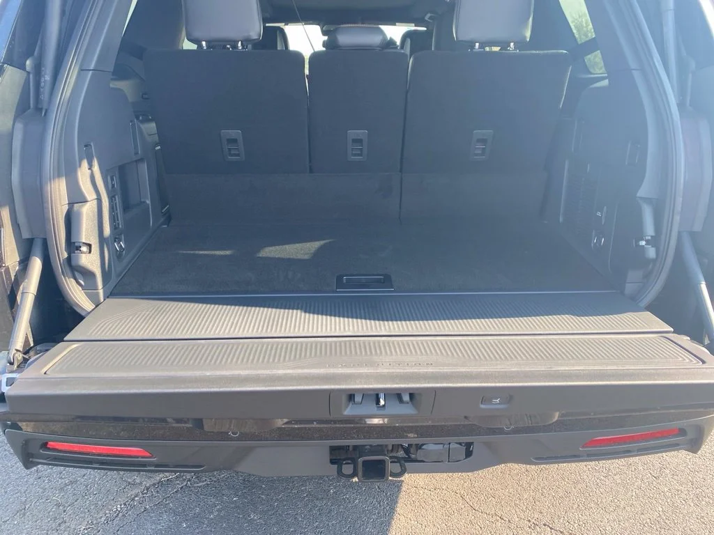 New 2027 Agate Black Metallic Ford Tremor® image 36