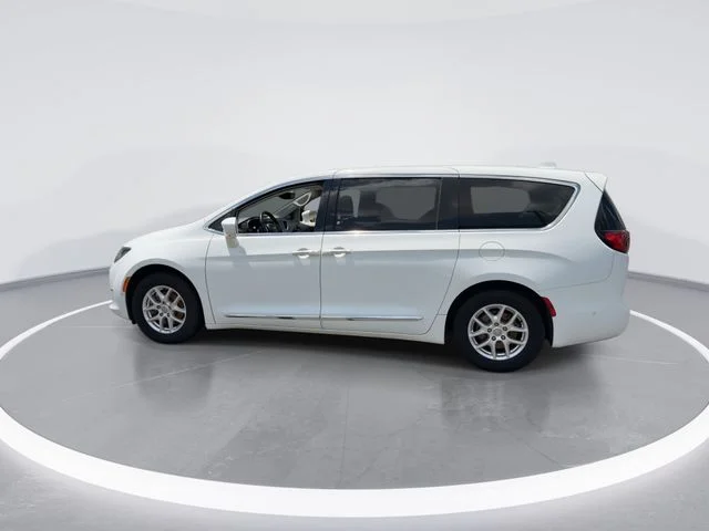 Used 2020 White Chrysler Touring image 5