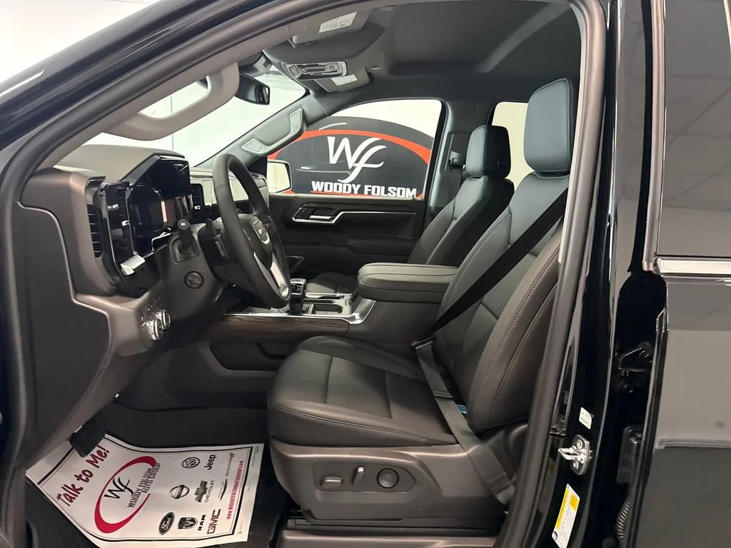 New 2026 Onyx Black GMC SLT image 9