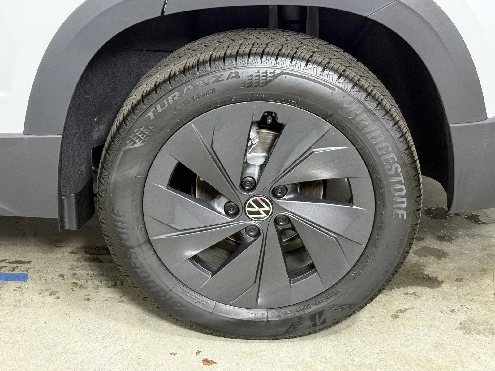 New 2027 Pure White Volkswagen S image 19