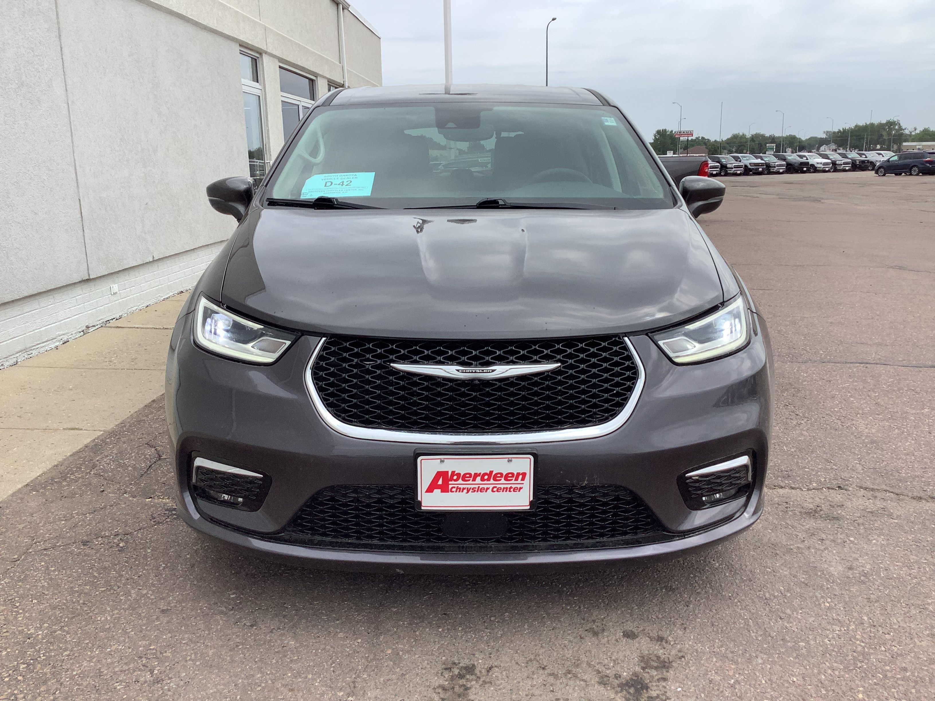 Used 2022 Gray Chrysler Touring L image 3