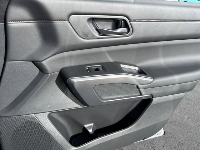 New 2026 Boulder Gray Pearl / Super Black Two-tone Nissan Rock Creek image 25