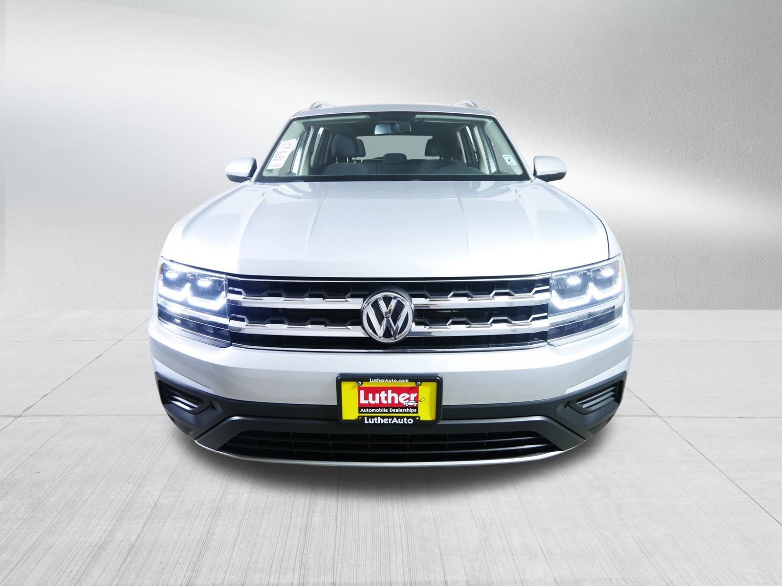Used 2018 Volkswagen Atlas Launch Edition with VIN 1V2HR2CA2JC504377 for sale in Cambridge, Minnesota