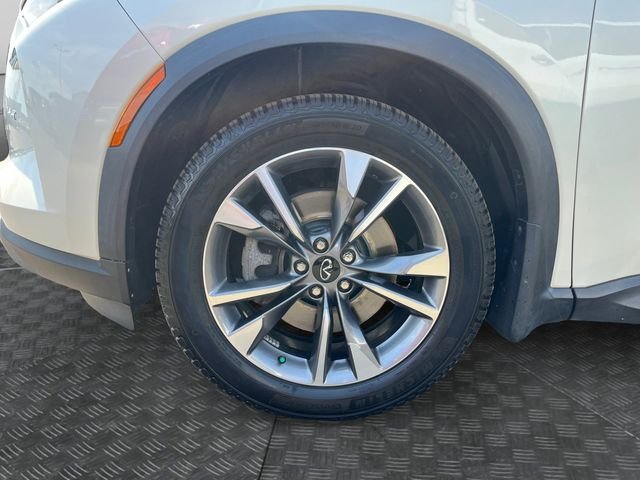 Certified Used 2022 Majestic White INFINITI LUXE image 16