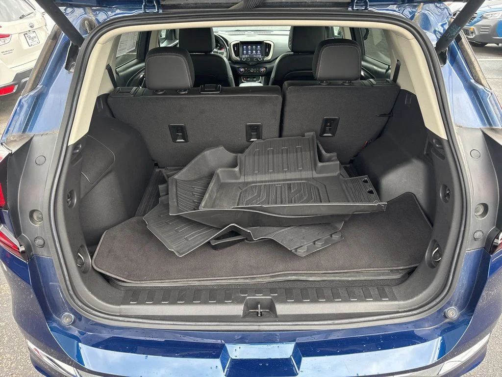 Used 2022 Blue GMC Denali image 25