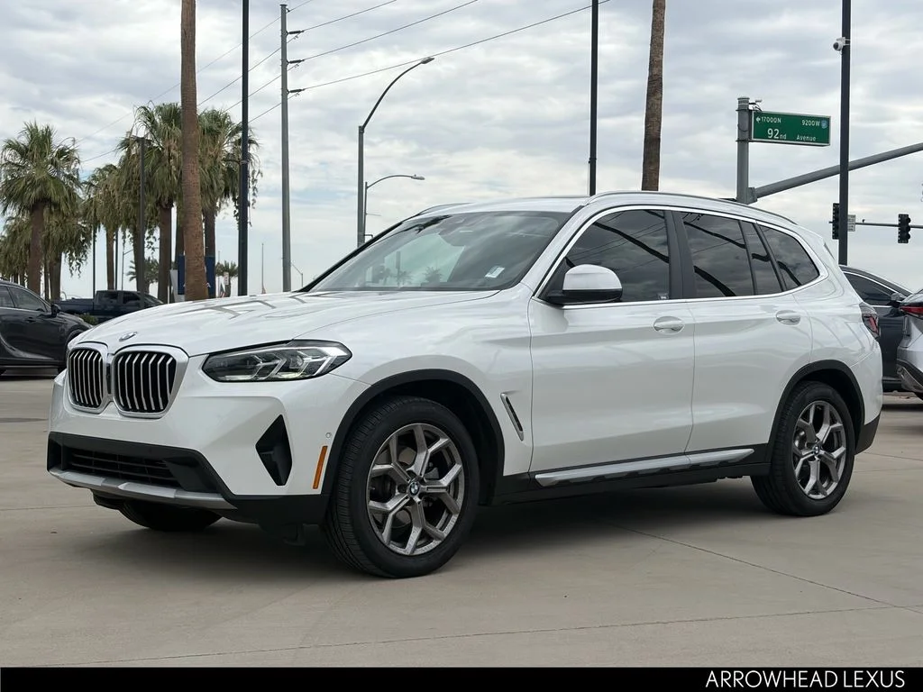 Used 2024 White BMW xDrive30i image 2