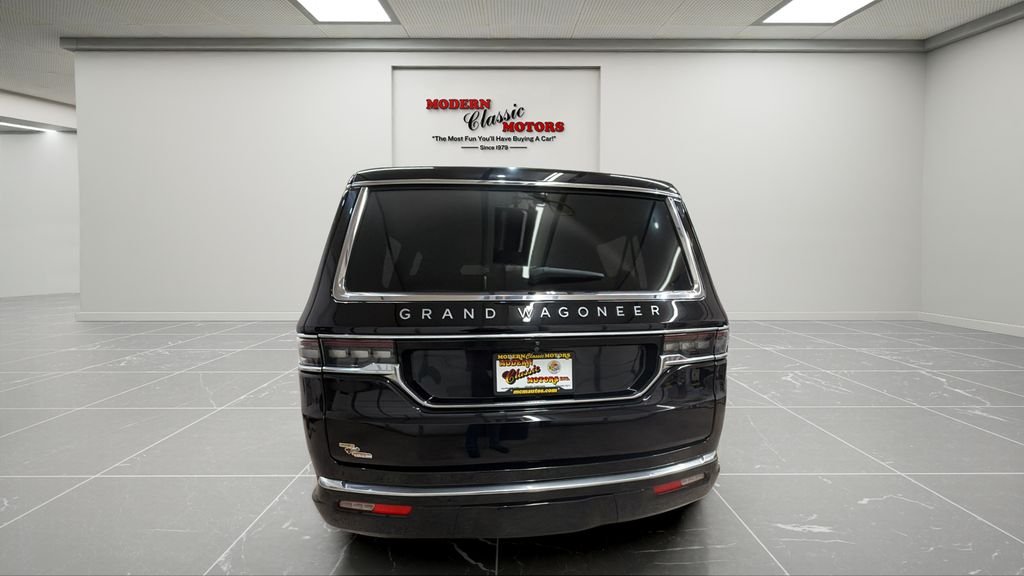 Used 2024 Black Jeep L image 6