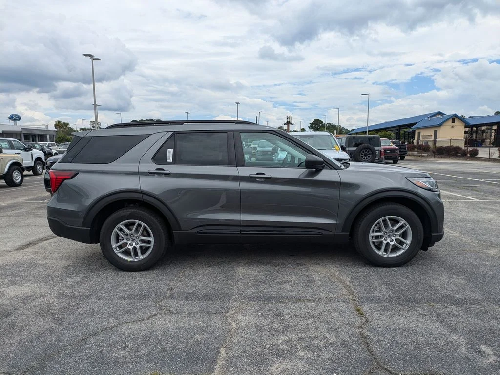 New 2026 Carbonized Gray Metallic Ford Active image 3