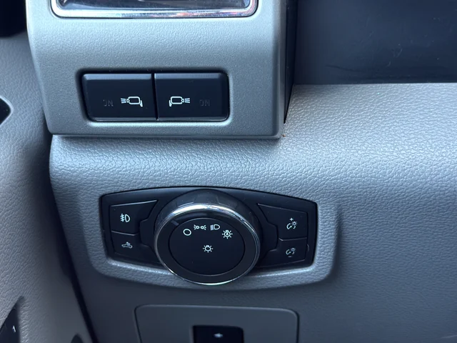 Used 2017 Silver Ford Lariat image 30