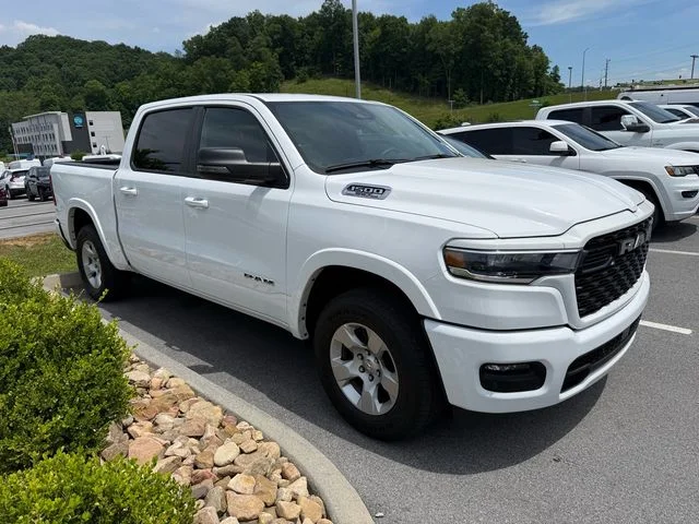 Used 2025 White Ram Big Horn/Lone Star image 21