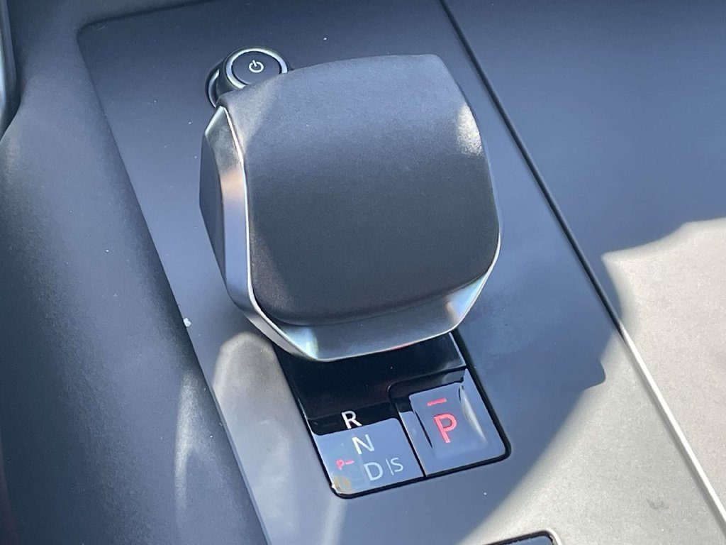 New 2026 Sedona Red Land Rover  image 24