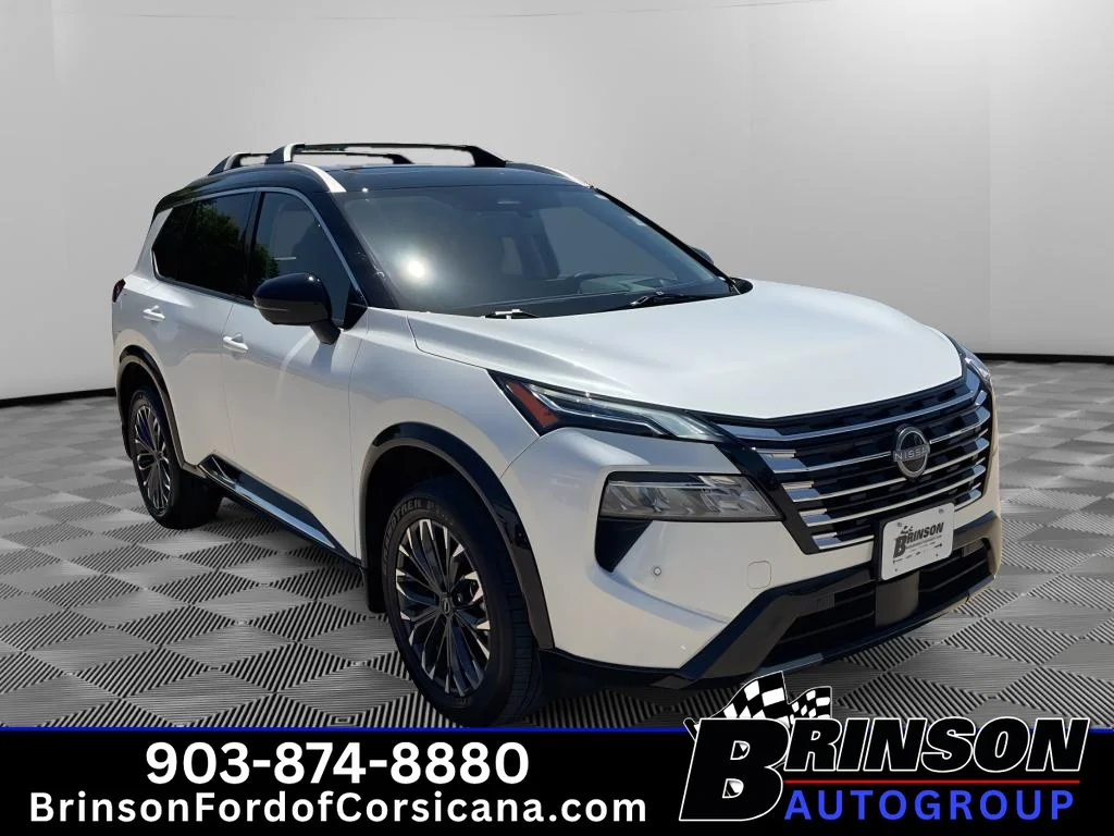 Used 2026 Everest White Pearl/Super Black Nissan Platinum image 3