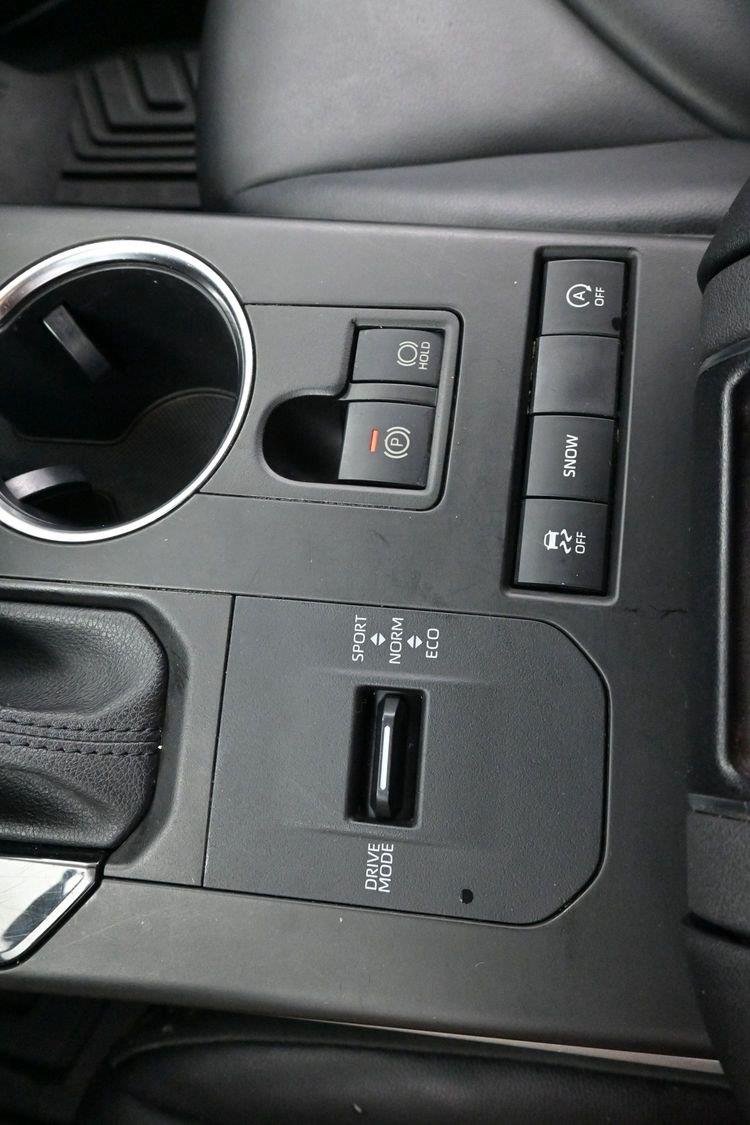 Used 2022 Magnetic Gray Metallic Toyota XLE image 27