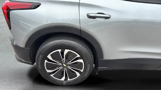 Used 2024 Sterling Gray Metallic Chevrolet LT image 33