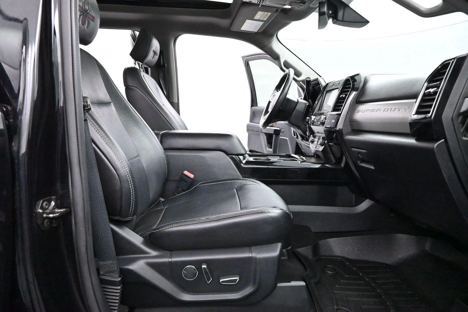 Used 2019 Agate Black Ford LARIAT image 35