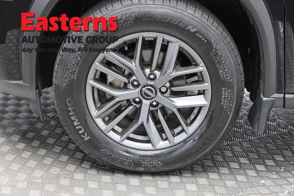 Used 2023 Black Nissan S image 31