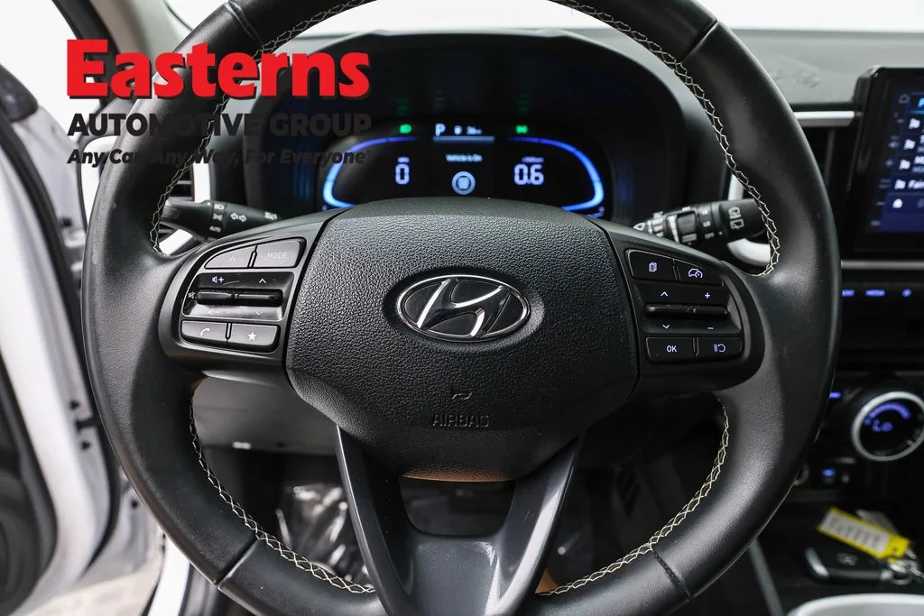 Used 2025 White Hyundai Limited image 10