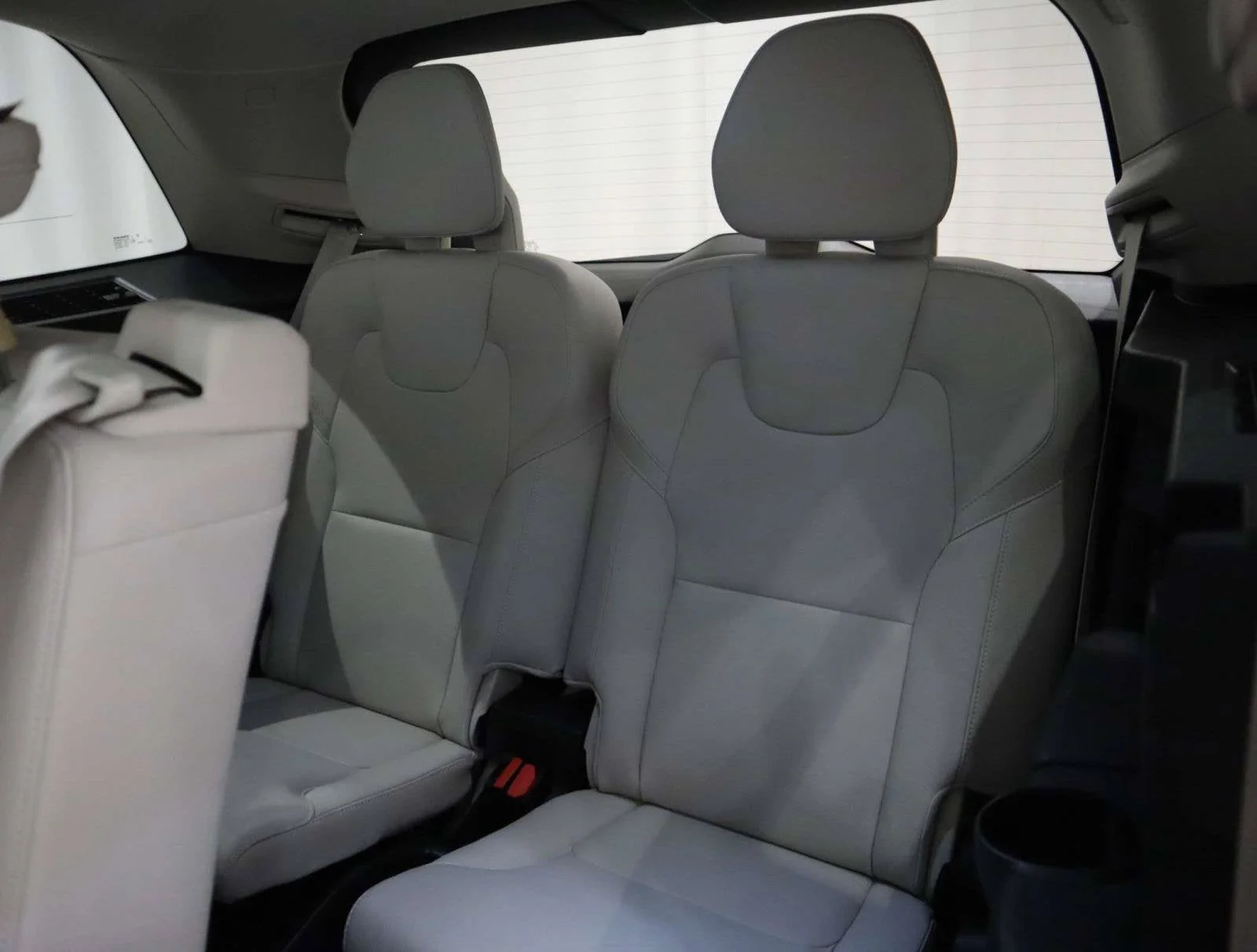 Used 2025 White Volvo Plus image 15