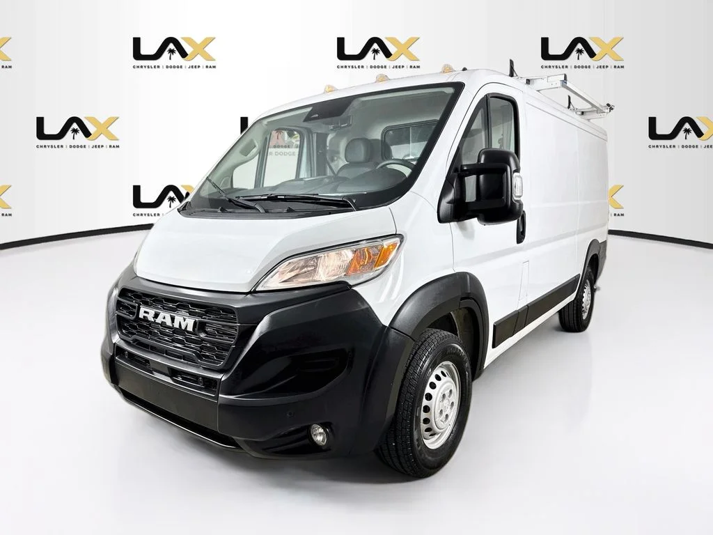 Used 2025 White Ram Base image 3