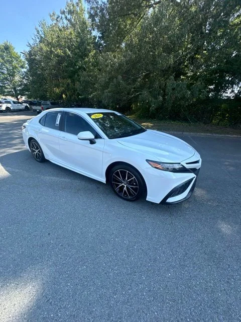Used 2021 White Toyota SE image 7