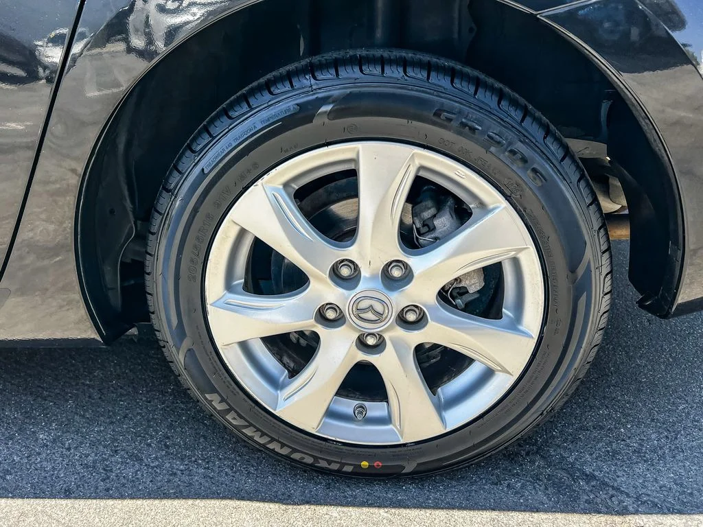 Used 2011 Black Mazda i Touring image 9