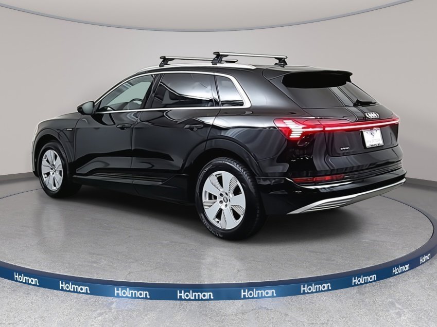 2019 Audi e-tron Prestige photo 2