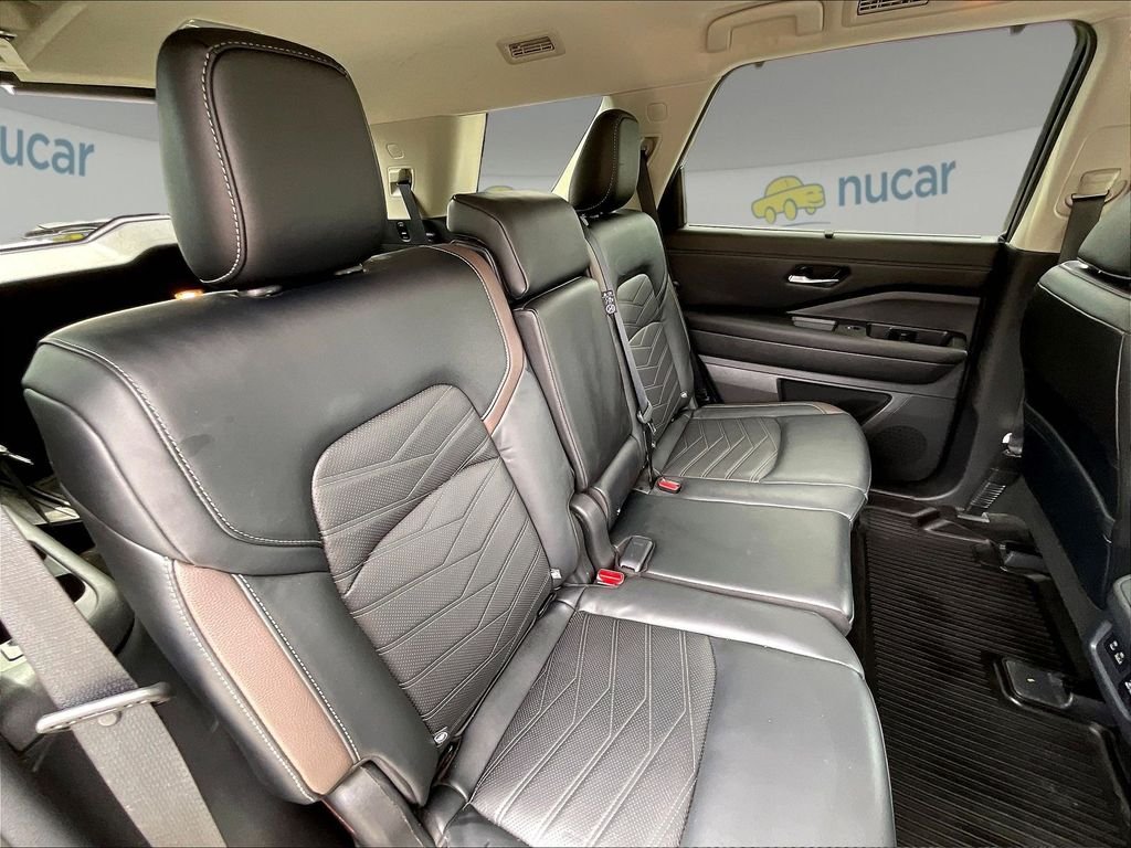 Used 2023 Pearl White Tricoat Nissan Platinum image 15