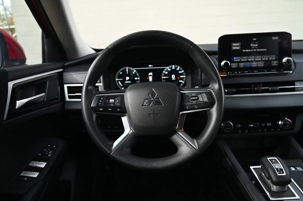 Used 2024 Red Mitsubishi ES image 22