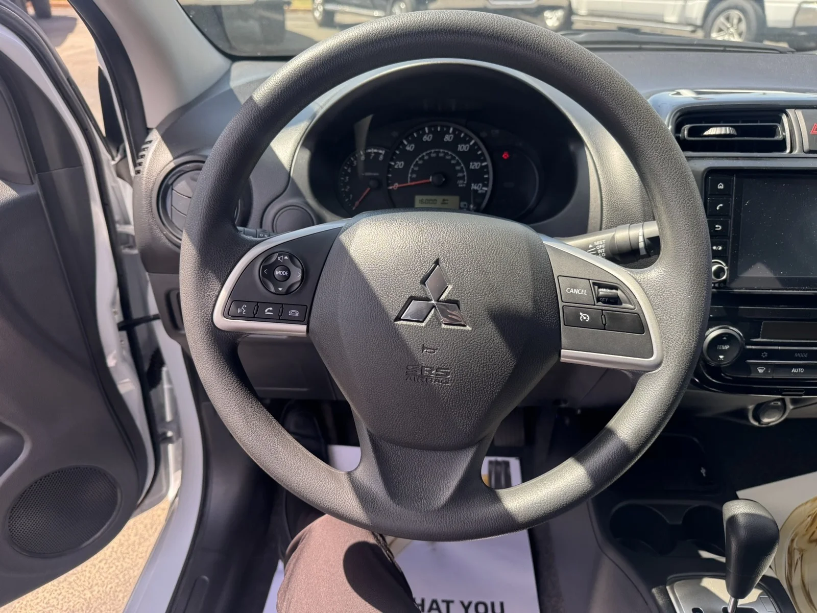 Used 2024 White Mitsubishi ES image 13