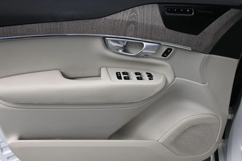 Certified Used 2024 Crystal White Volvo Plus image 10