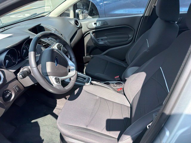 Used 2014 Ingot Silver Metallic Ford SE image 9