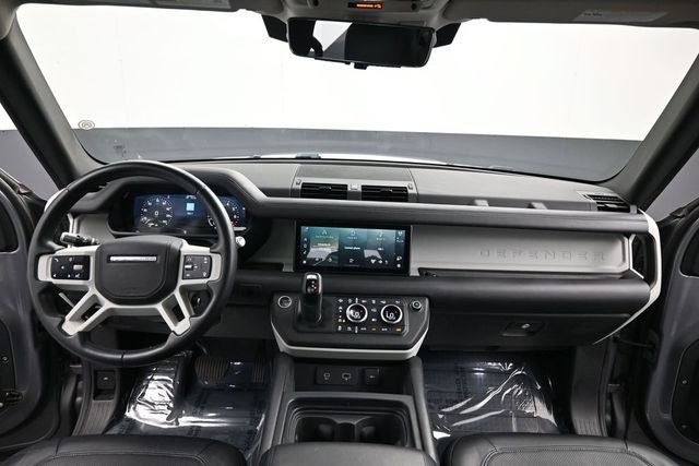 Used 2020  Land Rover SE image 15