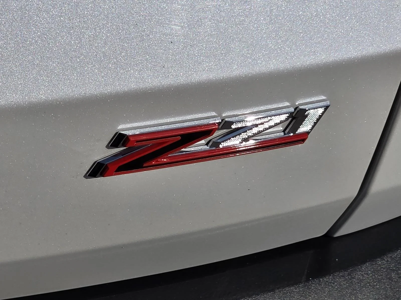 Used 2025 Pearl Chevrolet Z71 image 37