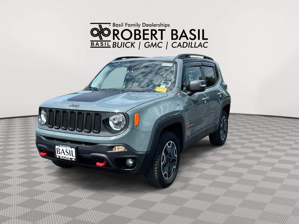 Used 2016 Gray Jeep Trailhawk image 4
