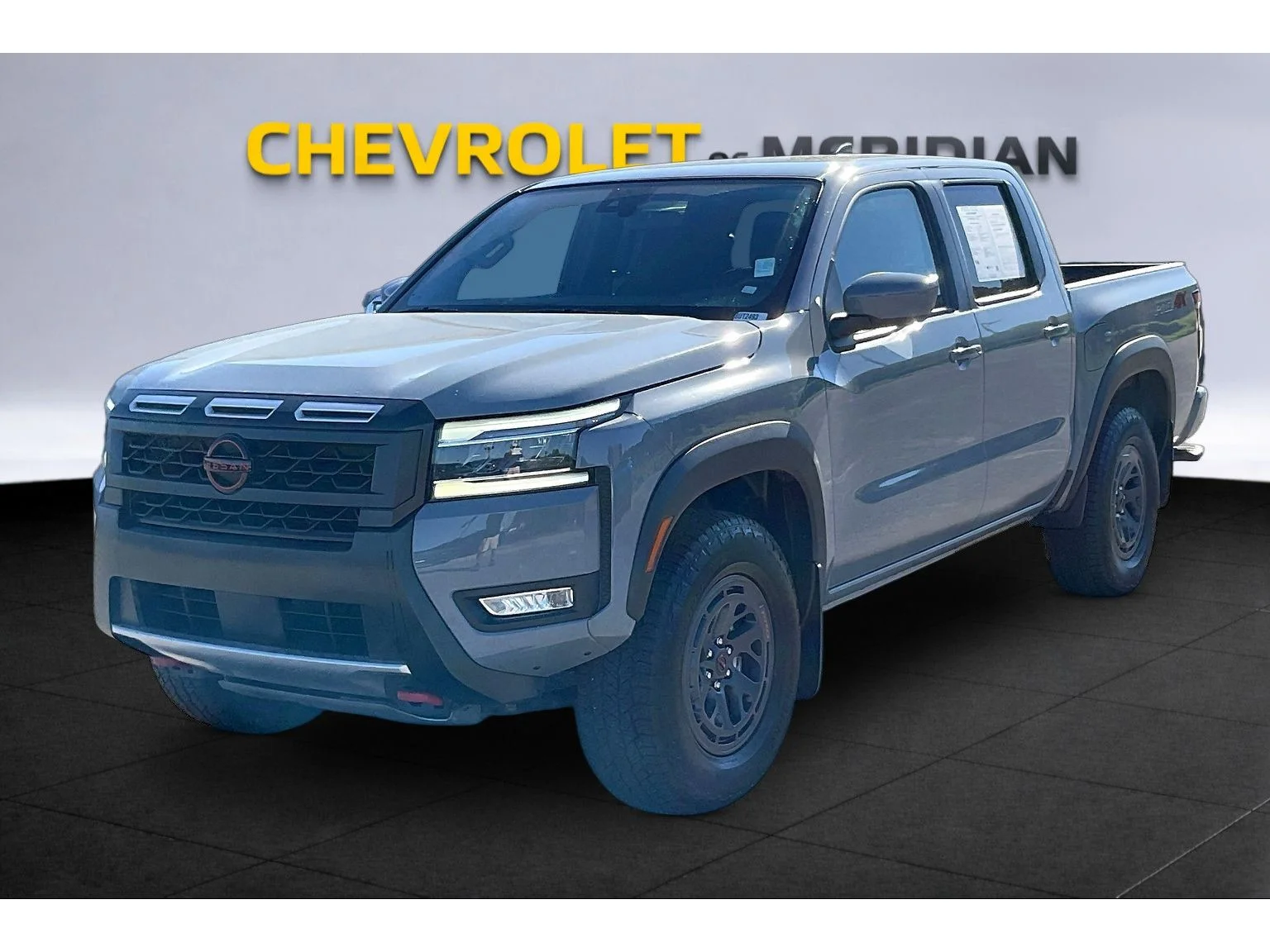 Used 2025  Nissan PRO-4X image 9