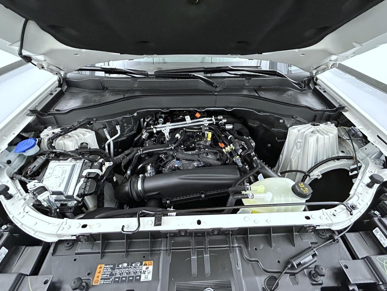 New 2026 Star White Metallic Tri-Coat Ford Active image 27