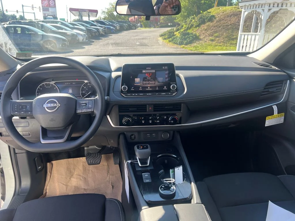 Used 2026 White Nissan S image 14