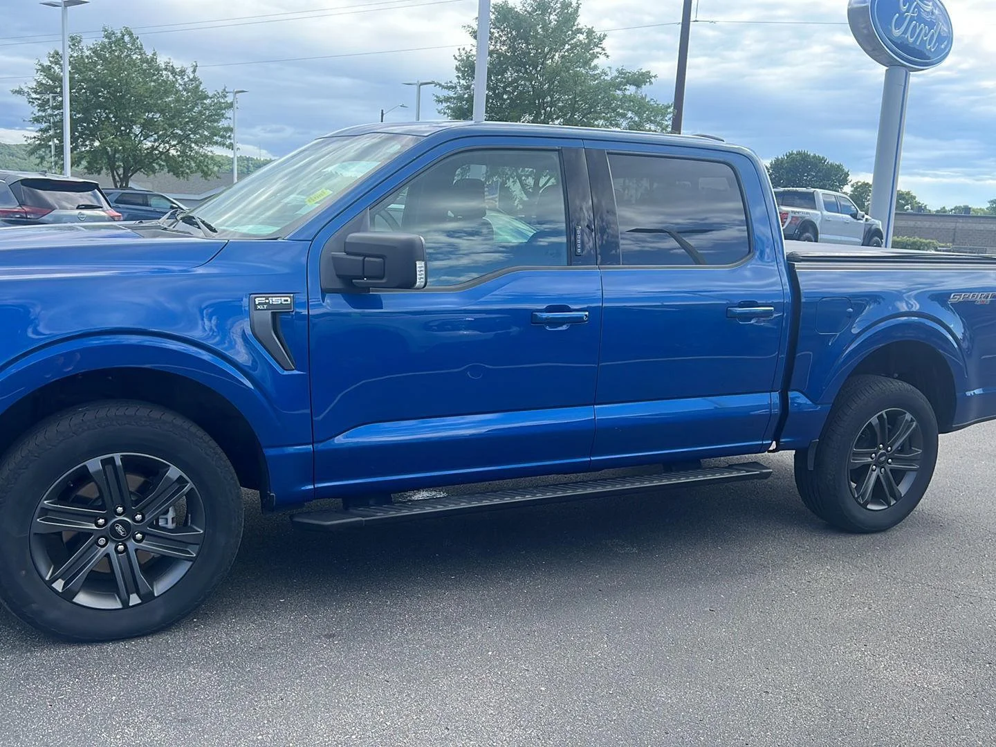 Used 2023 Atlas Blue Ford XLT image 11
