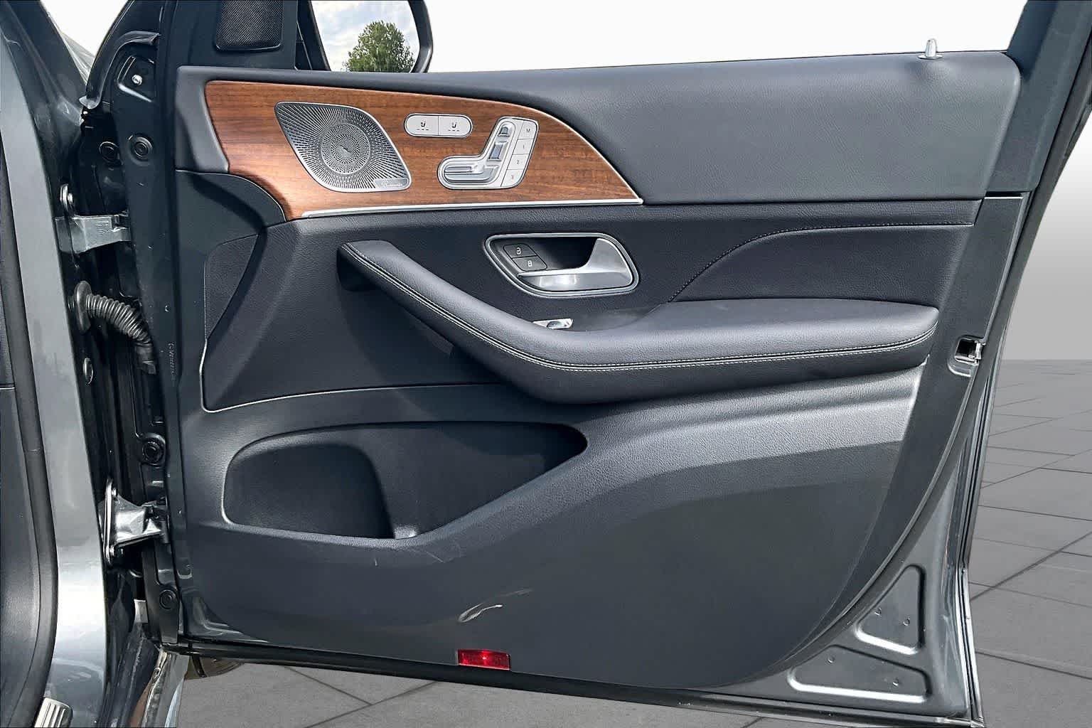 Used 2025 Selenite Grey Metallic Mercedes-Benz GLS 450 image 44