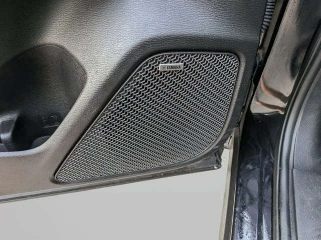 Used 2025 Black Mitsubishi SE image 19