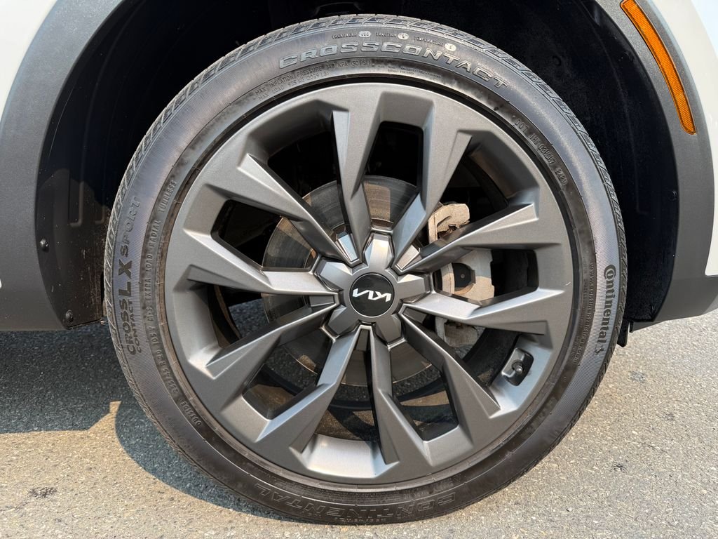 Used 2022 Gray Kia X-Line EX image 9