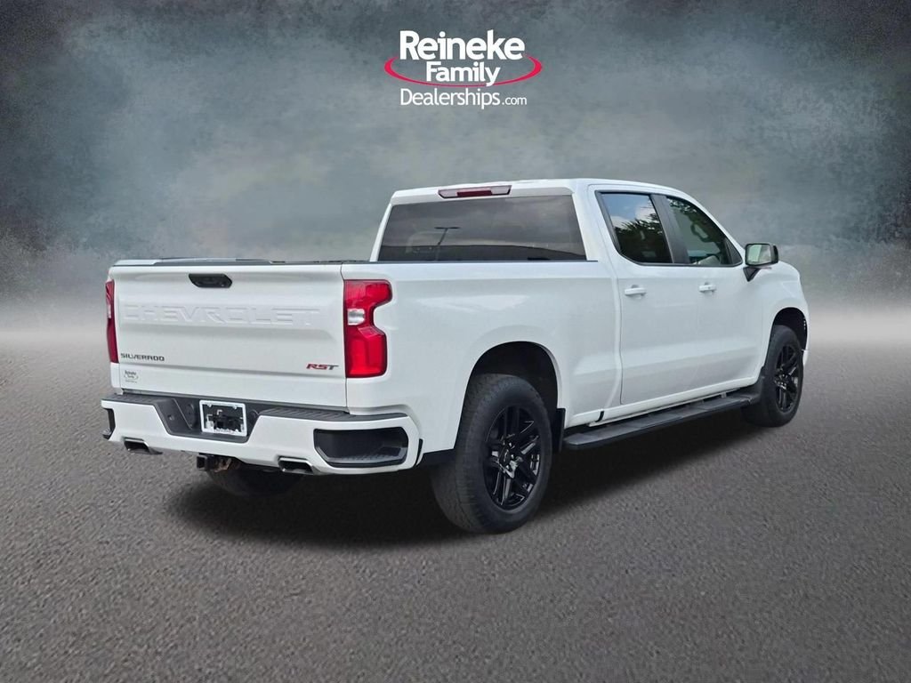 Used 2022  Chevrolet RST image 6