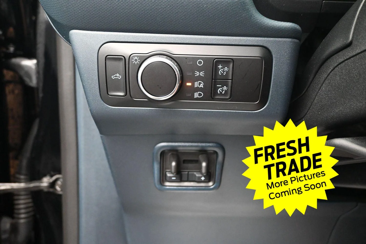 Used 2025 Shadow Black Ford XL image 19